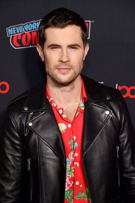 10052019_-_STARZ_Outlander_At_NYCC_2019_010.jpg