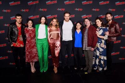 10052019_-_STARZ_Outlander_At_NYCC_2019_012.jpg
