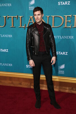 02132020_-_Starz_Premiere_Event_For_Outlander_Season_5_040.jpg