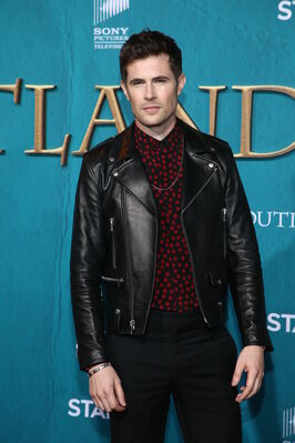 02132020_-_Starz_Premiere_Event_For_Outlander_Season_5_041.jpg