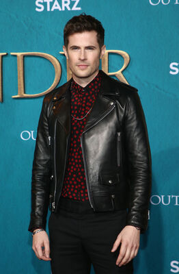 02132020_-_Starz_Premiere_Event_For_Outlander_Season_5_050.jpg