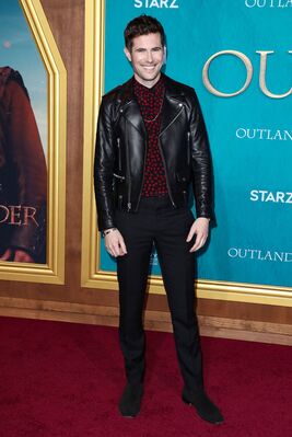 02132020_-_Starz_Premiere_Event_For_Outlander_Season_5_064.jpg