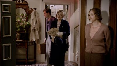 MISS_FISHERS_MURDER_MYSTERIES_-_E1X02_MURDER_ON_THE_BELLARATE_TUNNEL_108.jpg