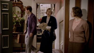 MISS_FISHERS_MURDER_MYSTERIES_-_E1X02_MURDER_ON_THE_BELLARATE_TUNNEL_111.jpg