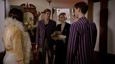 MISS_FISHERS_MURDER_MYSTERIES_-_E1X02_MURDER_ON_THE_BELLARATE_TUNNEL_153.jpg