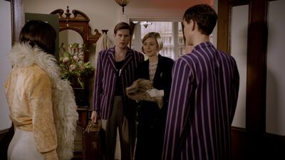 MISS_FISHERS_MURDER_MYSTERIES_-_E1X02_MURDER_ON_THE_BELLARATE_TUNNEL_161.jpg