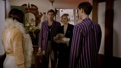 MISS_FISHERS_MURDER_MYSTERIES_-_E1X02_MURDER_ON_THE_BELLARATE_TUNNEL_163.jpg