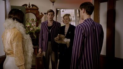 MISS_FISHERS_MURDER_MYSTERIES_-_E1X02_MURDER_ON_THE_BELLARATE_TUNNEL_168.jpg