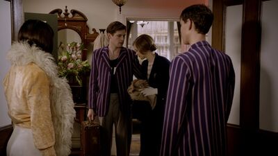 MISS_FISHERS_MURDER_MYSTERIES_-_E1X02_MURDER_ON_THE_BELLARATE_TUNNEL_172.jpg