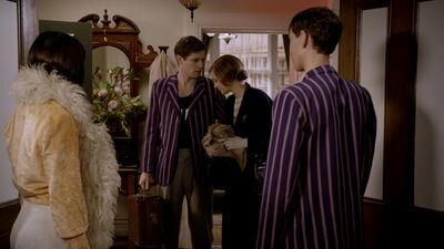 MISS_FISHERS_MURDER_MYSTERIES_-_E1X02_MURDER_ON_THE_BELLARATE_TUNNEL_173.jpg