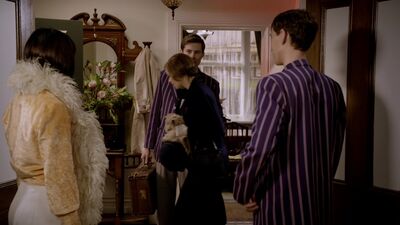 MISS_FISHERS_MURDER_MYSTERIES_-_E1X02_MURDER_ON_THE_BELLARATE_TUNNEL_178.jpg