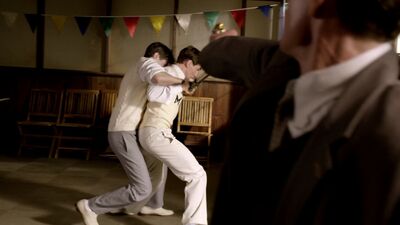 MISS_FISHERS_MURDER_MYSTERIES_-_E1X02_MURDER_ON_THE_BELLARATE_TUNNEL_294.jpg