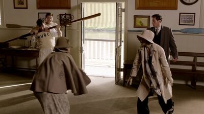 MISS_FISHERS_MURDER_MYSTERIES_-_E1X02_MURDER_ON_THE_BELLARATE_TUNNEL_314.jpg