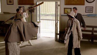 MISS_FISHERS_MURDER_MYSTERIES_-_E1X02_MURDER_ON_THE_BELLARATE_TUNNEL_318.jpg