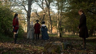 OUTLANDER_-_E3X04_OF_LOST_THINGS_273.jpg