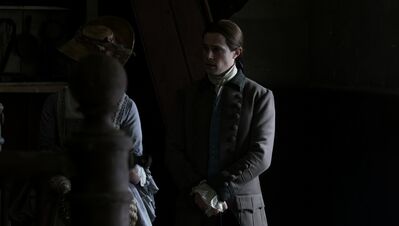 OUTLANDER_-_E3X04_OF_LOST_THINGS_294.jpg