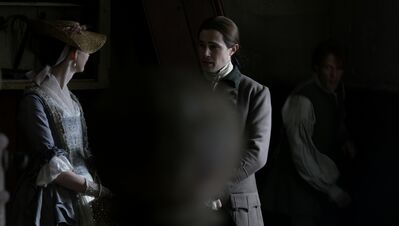 OUTLANDER_-_E3X04_OF_LOST_THINGS_305.jpg