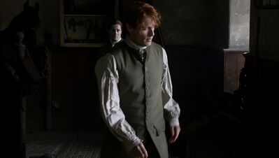 OUTLANDER_-_E3X04_OF_LOST_THINGS_331.jpg