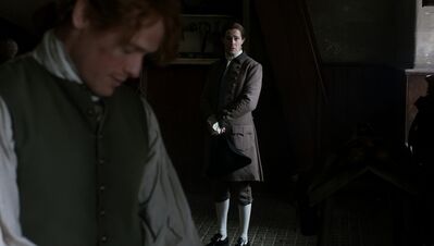 OUTLANDER_-_E3X04_OF_LOST_THINGS_343.jpg