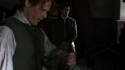 OUTLANDER_-_E3X04_OF_LOST_THINGS_356.jpg