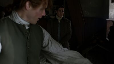 OUTLANDER_-_E3X04_OF_LOST_THINGS_358.jpg