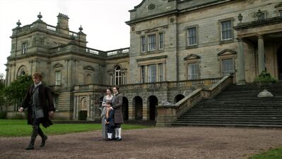OUTLANDER_-_E3X04_OF_LOST_THINGS_833.jpg