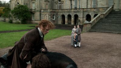 OUTLANDER_-_E3X04_OF_LOST_THINGS_849.jpg