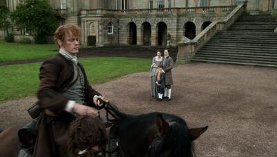 OUTLANDER_-_E3X04_OF_LOST_THINGS_853.jpg