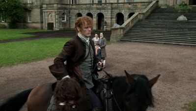 OUTLANDER_-_E3X04_OF_LOST_THINGS_857.jpg