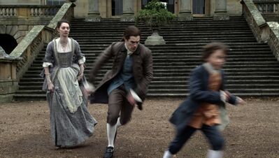 OUTLANDER_-_E3X04_OF_LOST_THINGS_869.jpg