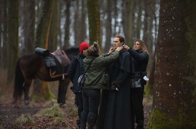 OUTLANDER_-_E4X06_BLOOD_OF_MY_BLOOD_STILLS_0002.jpg