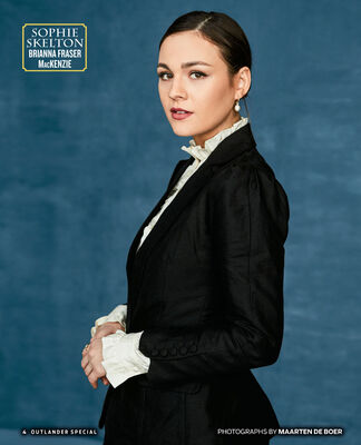 2022_-_TV_GUIDE_OUTLANDER_FOREVER_006.jpg